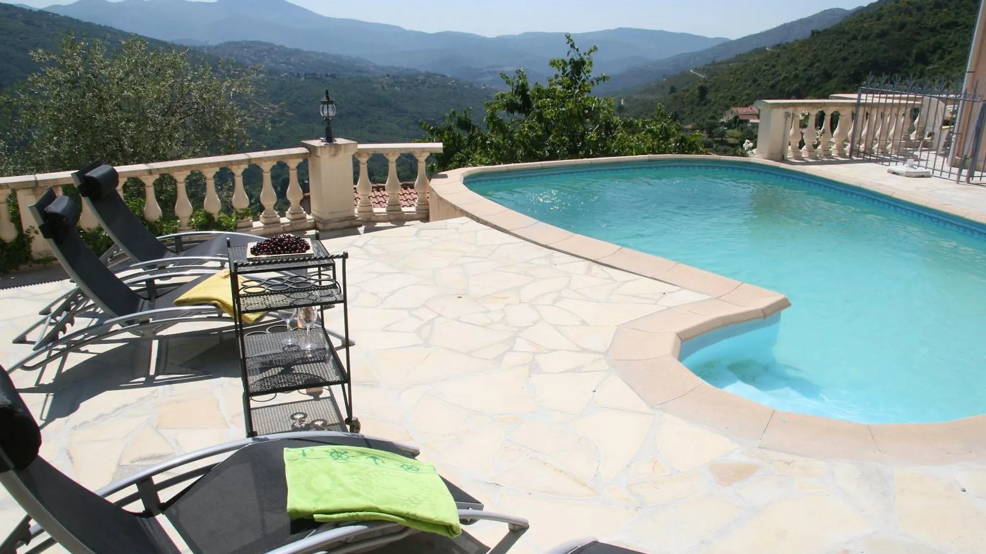 Villa Avec Vue Et Piscine Privee Bendejun